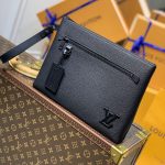 ルイヴィトンスーパーコピー グレインレザー ポシェット・IPAD M69837 ルイヴィトンスーパーコピー グレインレザー ポシェット・IPAD M69837
