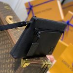 ルイヴィトンスーパーコピー グレインレザー ポシェット・IPAD M69837 ルイヴィトンスーパーコピー グレインレザー ポシェット・IPAD M69837