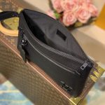 ルイヴィトンスーパーコピー グレインレザー ポシェット・IPAD M69837 ルイヴィトンスーパーコピー グレインレザー ポシェット・IPAD M69837