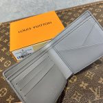 ルイヴィトン コピー モノグラム ポルトフォイユ・ミュルティプル M81383 ルイヴィトン コピー モノグラム ポルトフォイユ・ミュルティプル M81383