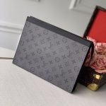 ルイヴィトンコピー ポシェットヴォワヤージュ クラッチバッグ M69535 ルイヴィトンコピー ポシェットヴォワヤージュ クラッチバッグ M69535