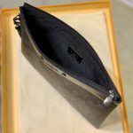 ルイヴィトンコピー モノグラム ポシェット・トゥ・ゴー M81569 ルイヴィトンコピー モノグラム ポシェット・トゥ・ゴー M81569