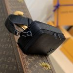 ルイヴィトンコピーメンズ アルファウェアラブル ショルダーバッグ M59161 ルイヴィトンコピーメンズ アルファウェアラブル ショルダーバッグ M59161